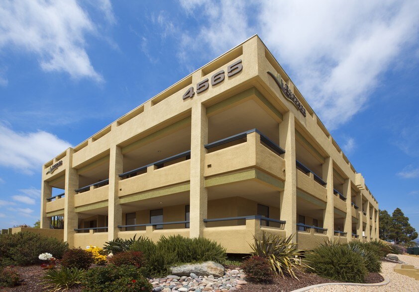 4565 Ruffner St, San Diego, CA à louer - Photo du bâtiment - Image 2 de 9