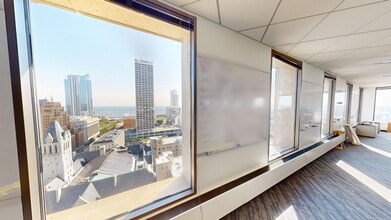 411 E Wisconsin Ave, Milwaukee, WI for lease Building Photo- Image 2 of 8