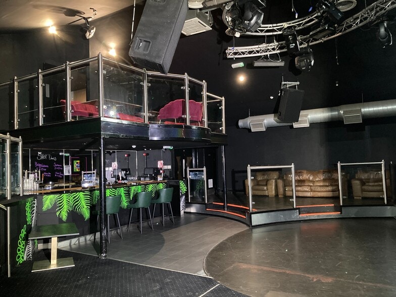 The Parade, Telford for lease - Interior Photo - Image 2 of 14