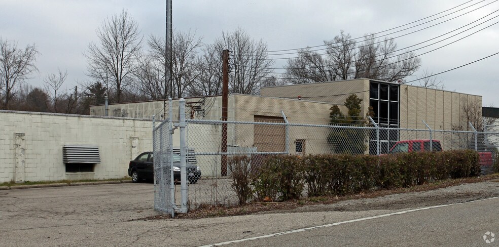 7504 Camargo Rd, Madeira, OH à louer - Photo du bâtiment - Image 3 de 3