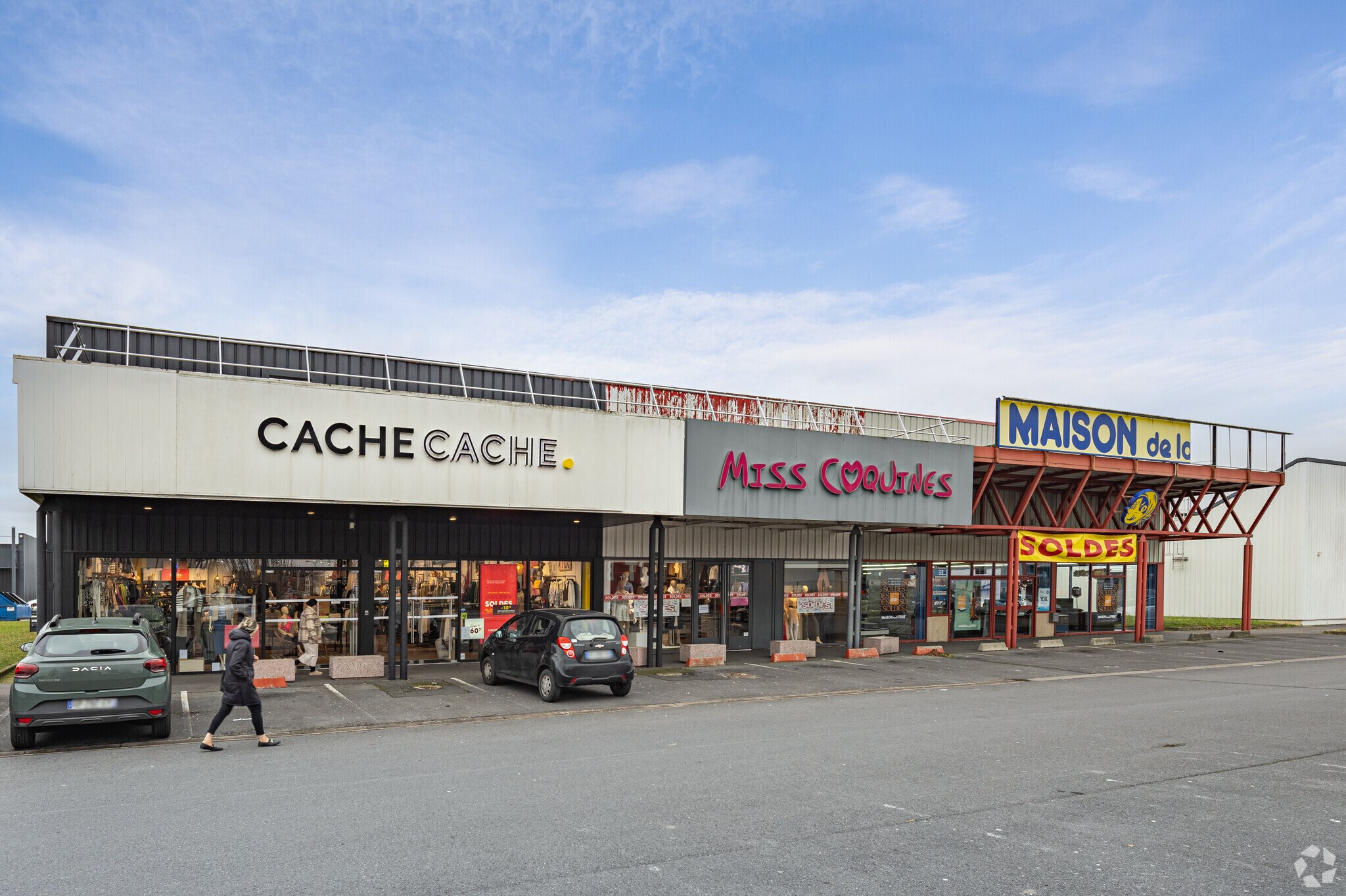 332 Rue De La Revolution Francaise, Saint-Maximin à louer Photo du bâtiment- Image 1 de 3