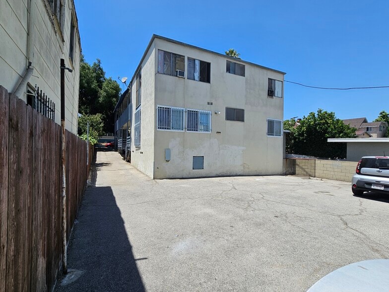 1146 S Berendo St, Los Angeles, CA for sale - Building Photo - Image 3 of 8