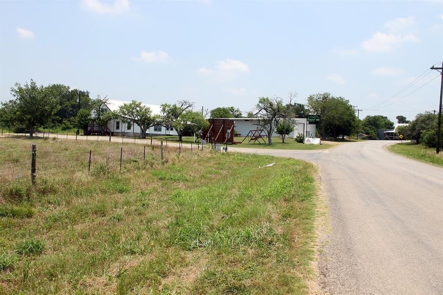 108 Sorrell St, Red Rock, TX for sale - Building Photo - Image 2 of 3