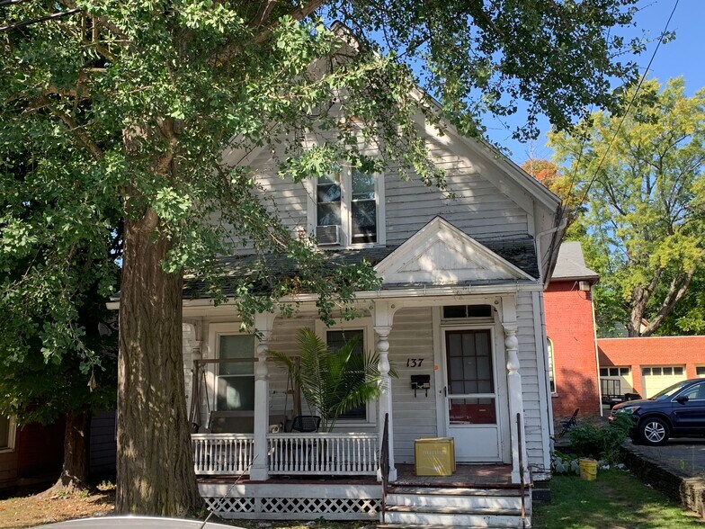 137 Chapin St, Binghamton, NY à vendre - Photo principale - Image 1 de 1