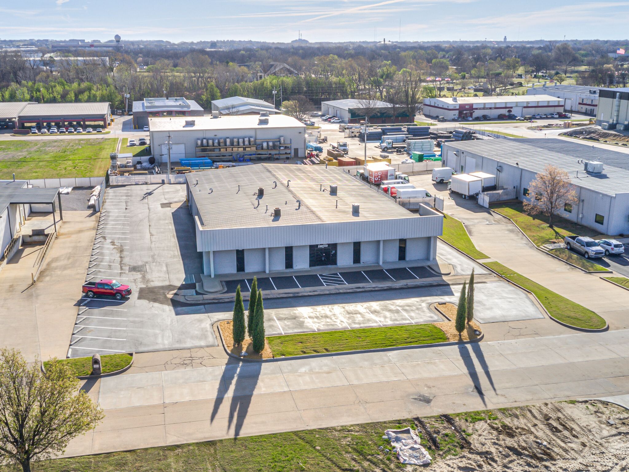 1827 N Yellowood Ave, Broken Arrow, OK for lease Primary Photo- Image 1 of 19