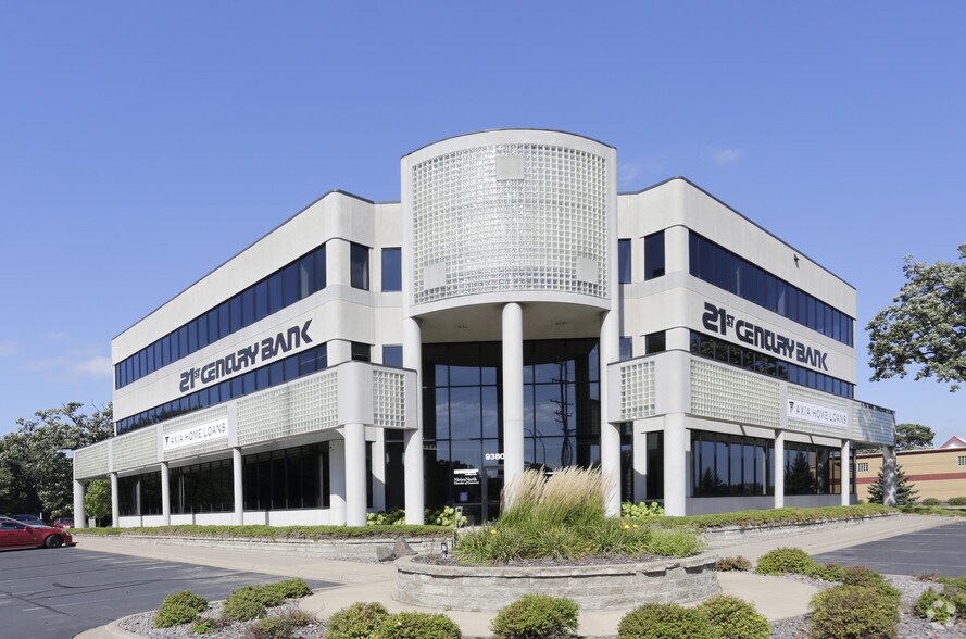 9380 NE Central Ave, Blaine, MN à louer - Photo principale - Image 1 de 11