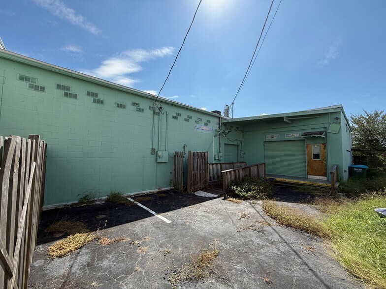 8075-8085 N Atlantic Ave, Cape Canaveral, FL à louer - Photo du bâtiment - Image 3 de 4
