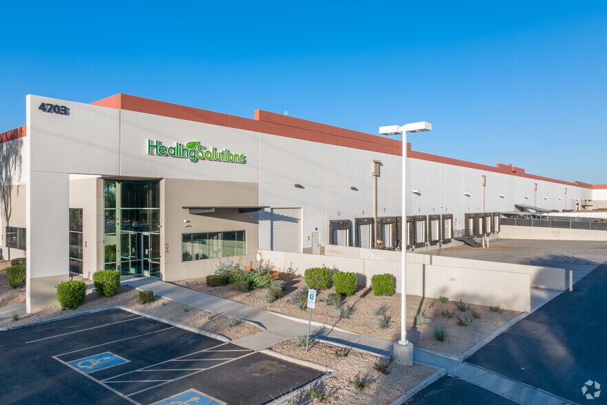 4703 W Brill St, Phoenix, AZ à louer - Photo principale - Image 1 de 8