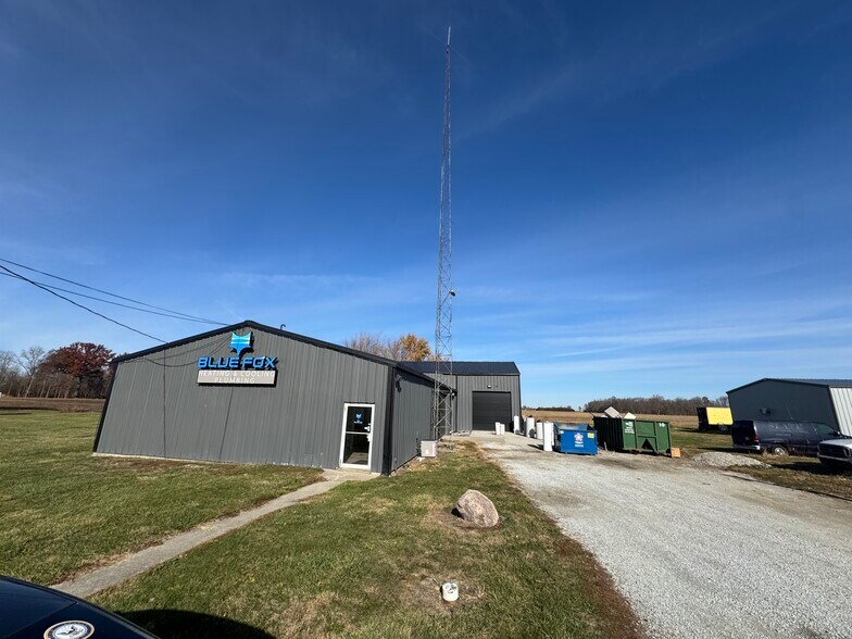 4602 County W 100 N rd, Kokomo, IN à vendre - Photo du bâtiment - Image 1 de 14