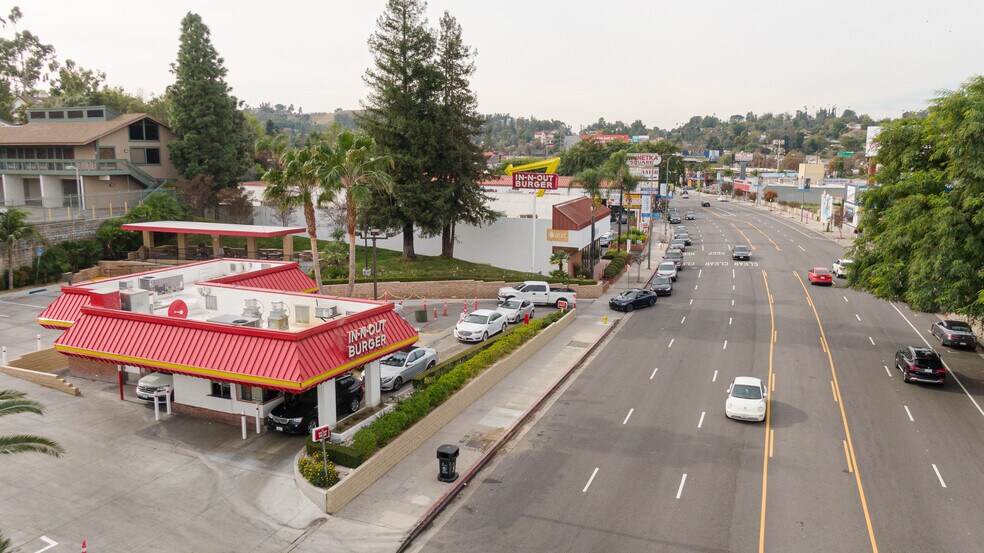 5606 Lankershim Blvd, North Hollywood, CA à louer - Photo du bâtiment - Image 1 de 5