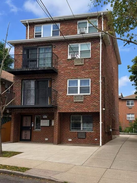132-18 57th Rd, Flushing, NY for sale - Building Photo - Image 2 of 13