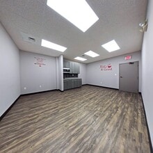 1335 Capital Circle, Marietta, GA à louer Photo intérieure- Image 1 de 7