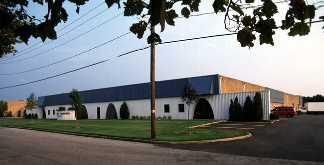 Plus de détails pour 20-38 Aero Rd, Bohemia, NY - Industriel à louer