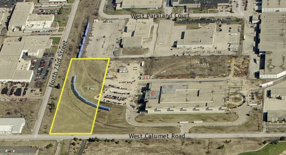 7000 W Calumet Rd, Milwaukee, WI for lease - Primary Photo - Image 1 of 2