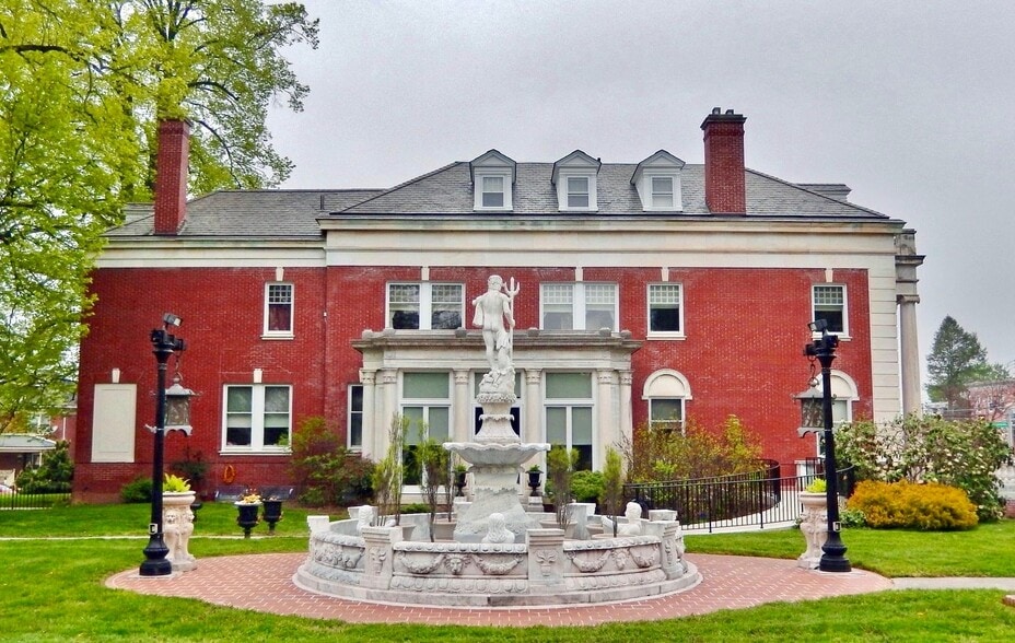 1440 Broadway, Hanover, PA for sale - Building Photo - Image 3 of 11