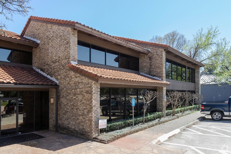 14860 Montfort Dr, Addison, TX à louer - Photo du bâtiment - Image 1 de 4