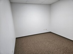 4485 Pahee St, Lihue, HI for lease Interior Photo- Image 1 of 3