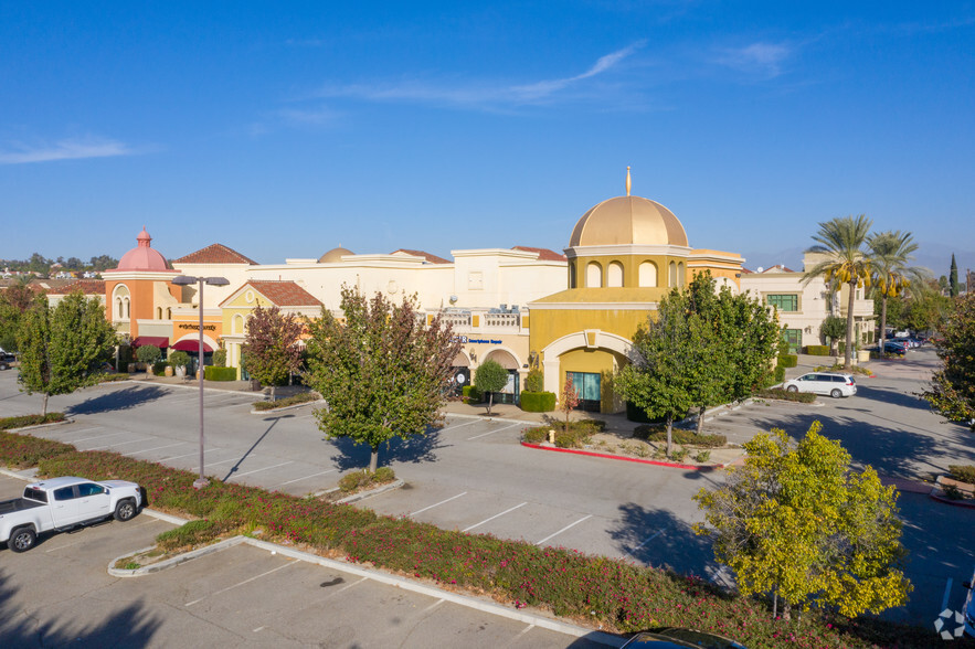 13788 Roswell Ave, Chino, CA for lease - Primary Photo - Image 1 of 7