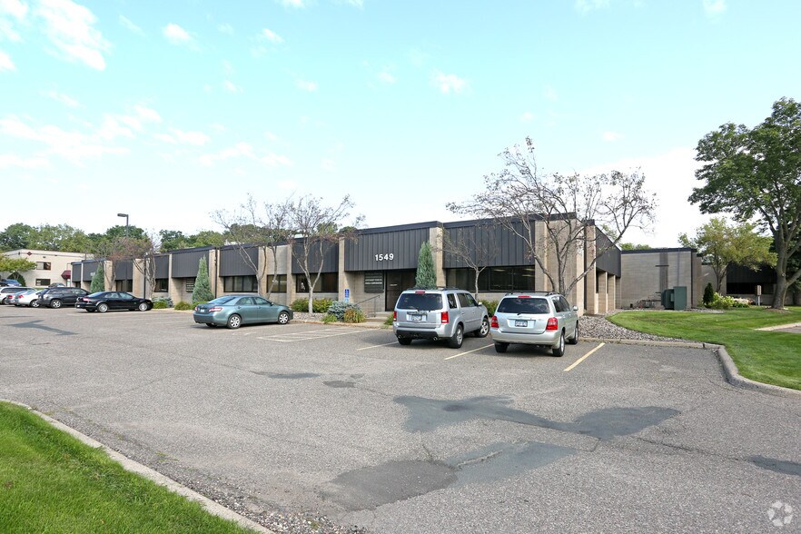 1545 Livingston Ave, Saint Paul, MN à louer - Photo du bâtiment - Image 3 de 11