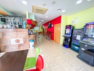 Plus de détails pour Multi-résidentiel à vendre