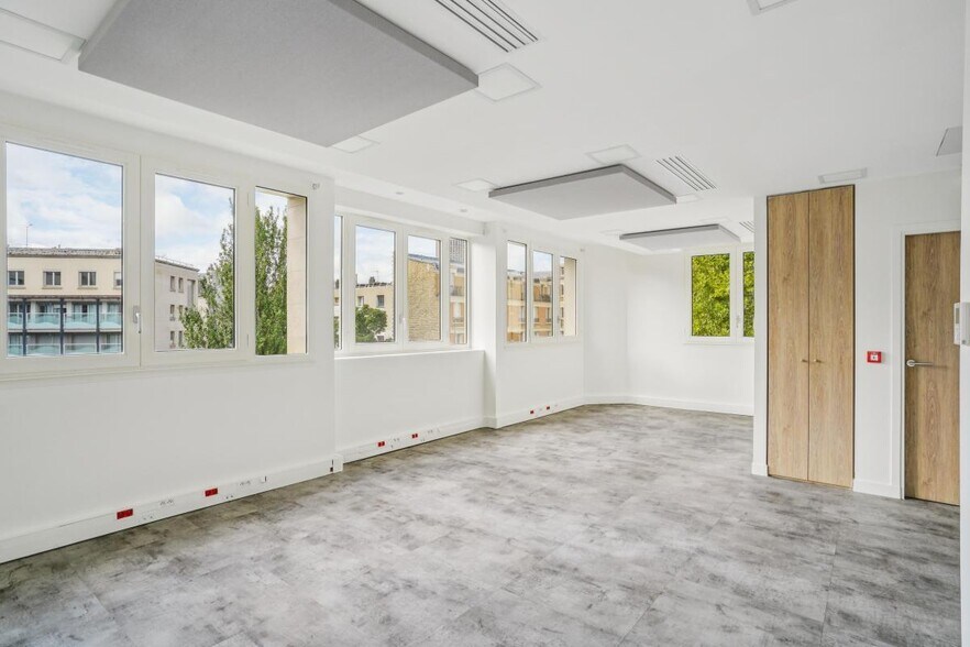 11 Rue Galvani, Paris for lease - Building Photo - Image 3 of 17