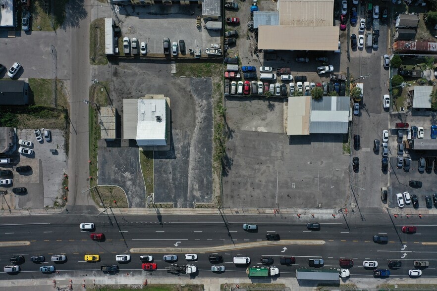 2730 N Orange Blossom Trl, Orlando, FL à louer - Photo du bâtiment - Image 2 de 10