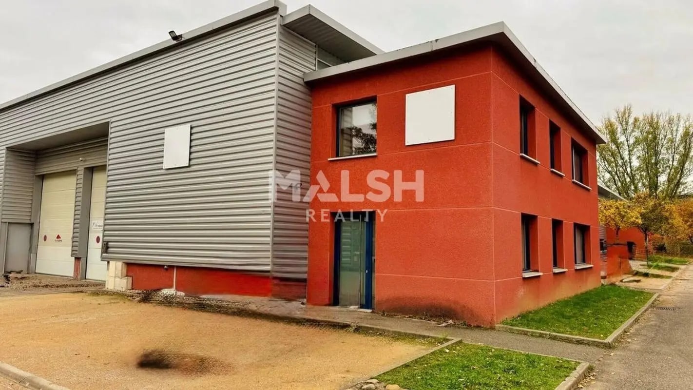 Flex in Brignais for sale Building Photo- Image 1 of 7