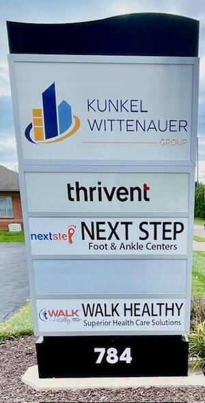 784 Wall St, O'Fallon, IL à vendre - Photo du bâtiment - Image 2 de 2