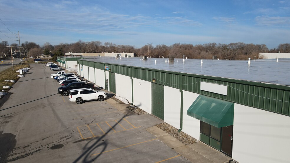 1710-1726 Guthrie Ave, Des Moines, IA for lease - Building Photo - Image 2 of 3