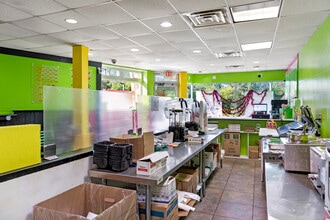 78-88 Bayville Ave, Bayville, NY for lease Interior Photo- Image 2 of 11