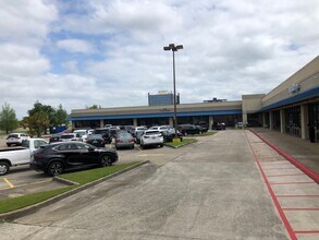 9900 Lake Forest Blvd, New Orleans, LA for lease Building Photo- Image 1 of 4