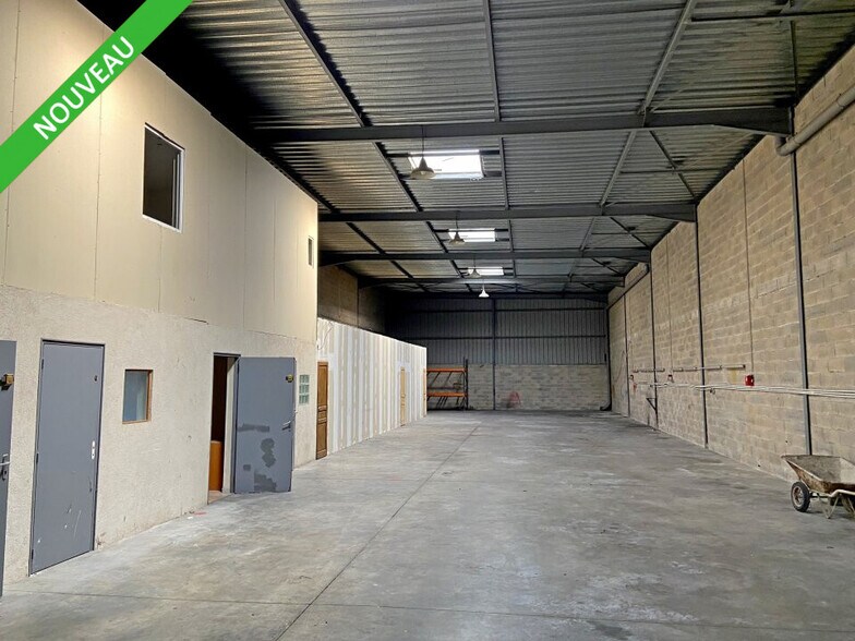 Industrial in Rognac for lease - Interior Photo - Image 1 of 3