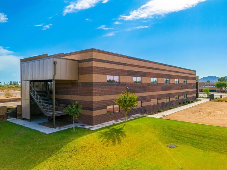 8850 E Via de Ventura, Scottsdale, AZ for sale - Building Photo - Image 2 of 7