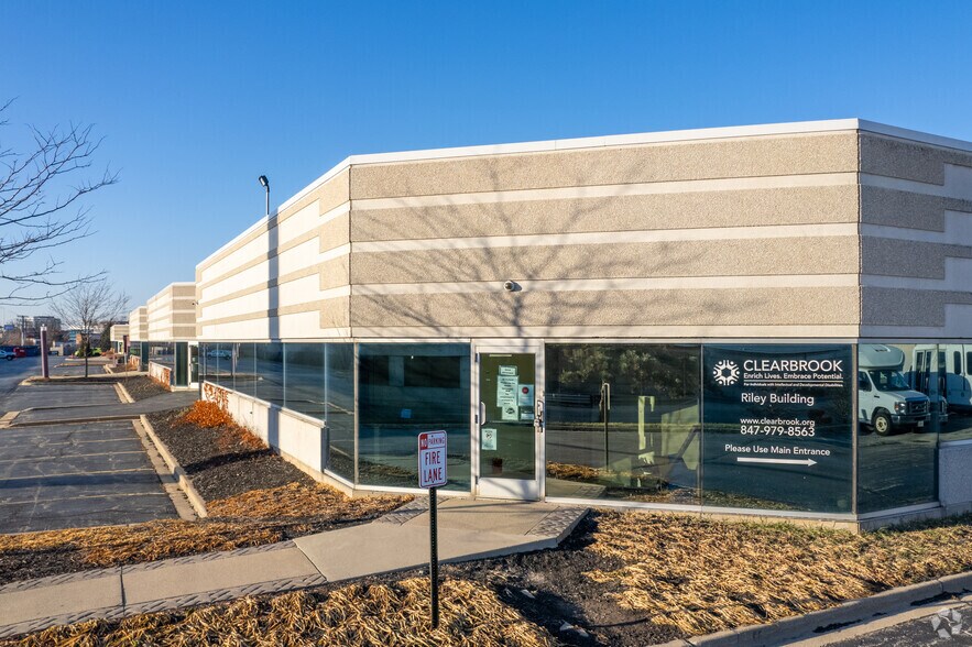 2100 Golf Rd, Rolling Meadows, IL à louer - Photo du bâtiment - Image 3 de 7