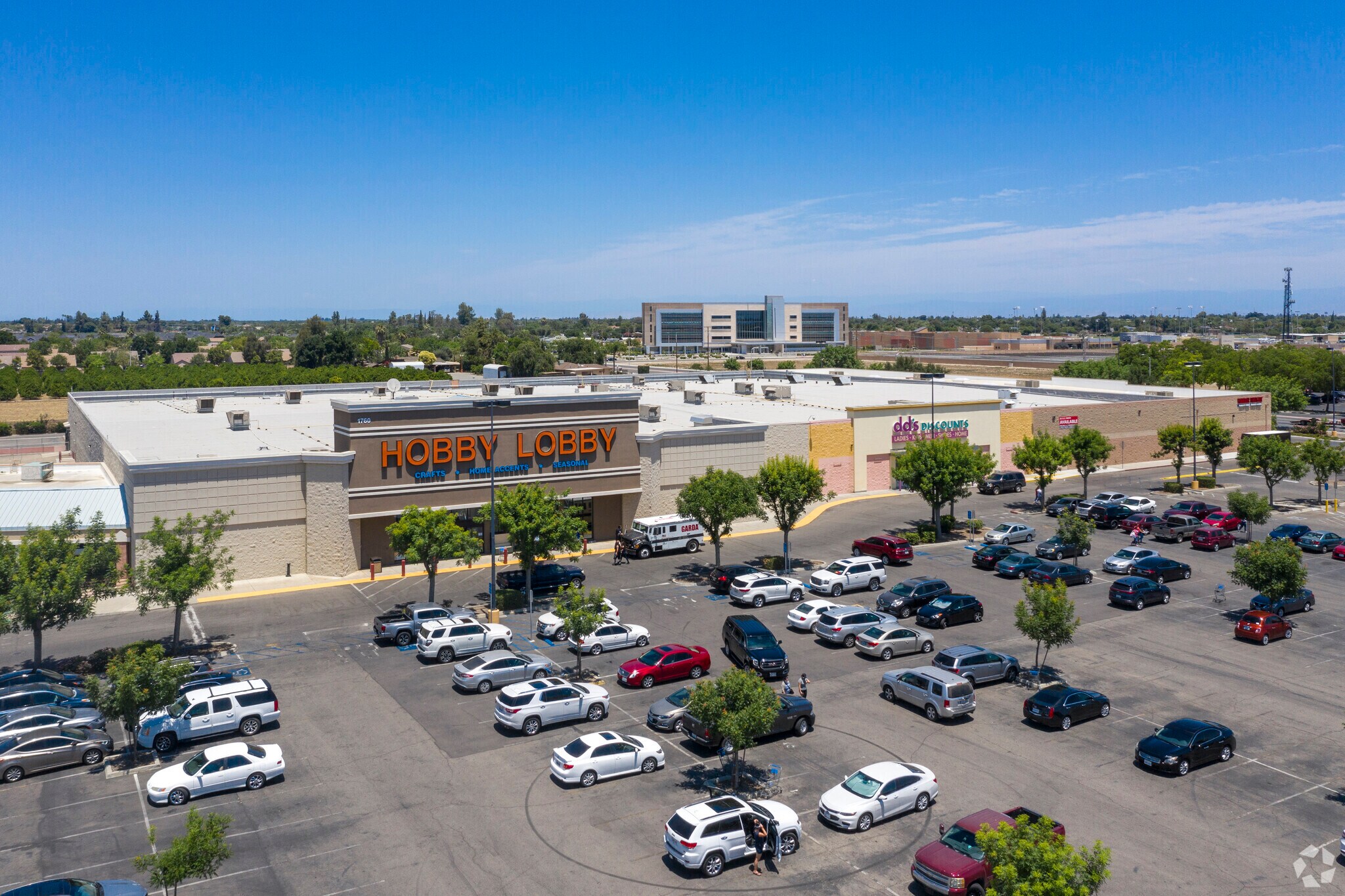 1702-1870 W Lacey Blvd, Hanford, CA for lease Building Photo- Image 1 of 4