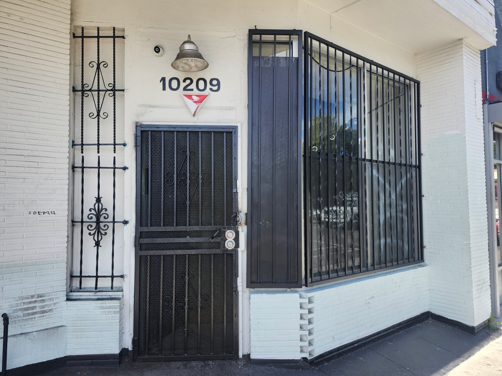 10209 S Central Ave, Los Angeles, CA for sale Interior Photo- Image 1 of 13