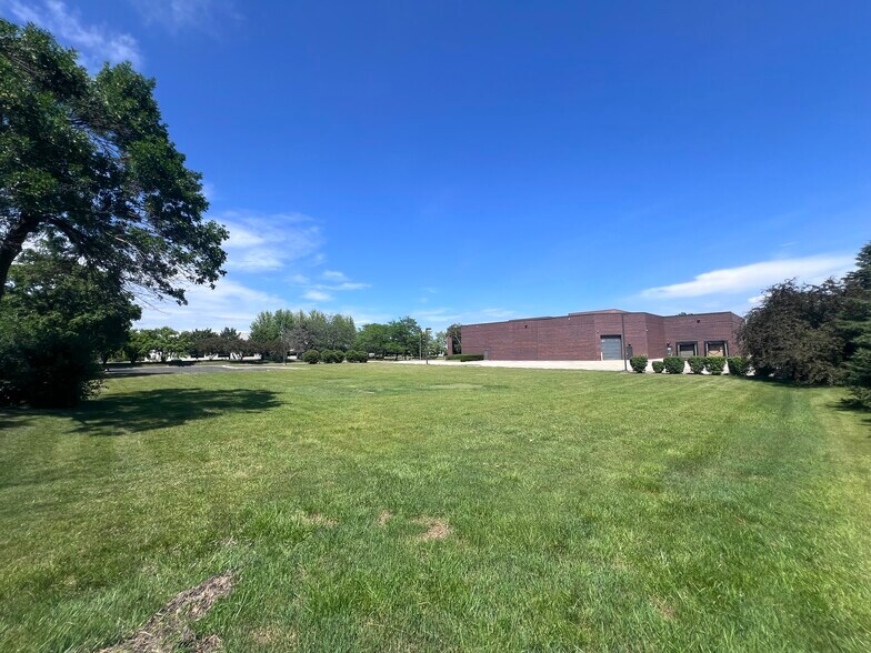 600 Heathrow Dr, Lincolnshire, IL à vendre - Photo du bâtiment - Image 3 de 8