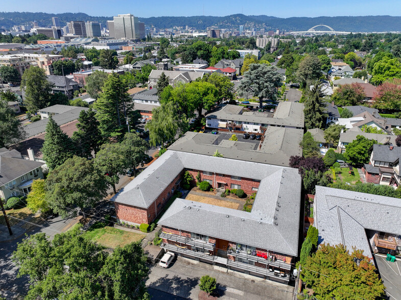 1925 NE 19th Ave, Portland, OR à vendre - Photo du bâtiment - Image 3 de 33