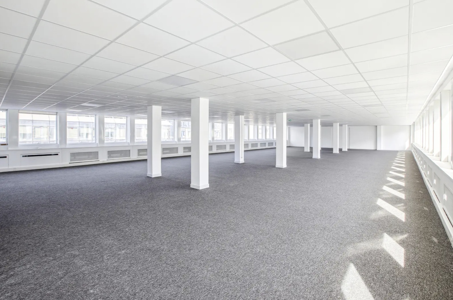 Office in Levallois-Perret for lease Interior Photo- Image 1 of 7