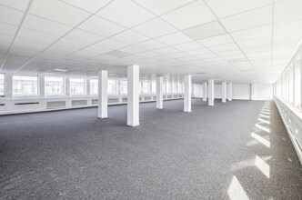Office in Levallois-Perret for lease Interior Photo- Image 1 of 7