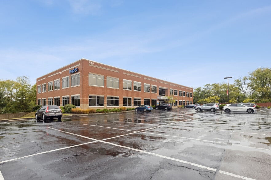 9395 Kenwood Rd, Blue Ash, OH for lease - Primary Photo - Image 1 of 15