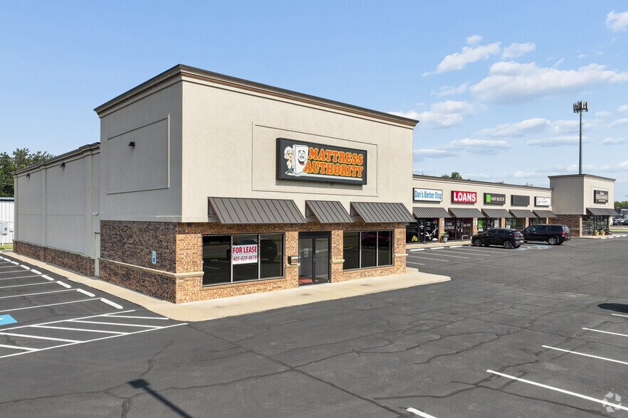 601-617 S Broadway, Edmond, OK for lease - Building Photo - Image 1 of 9