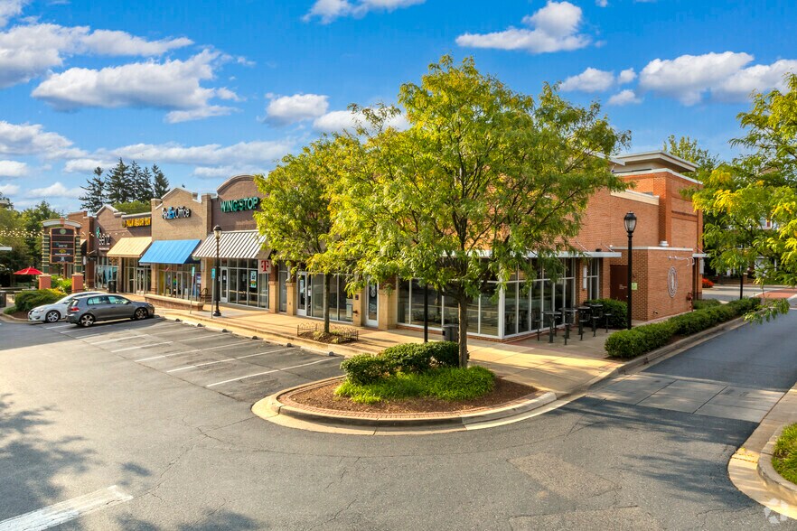 14925 Shady Grove Rd, Rockville, MD à louer - Photo du bâtiment - Image 2 de 7