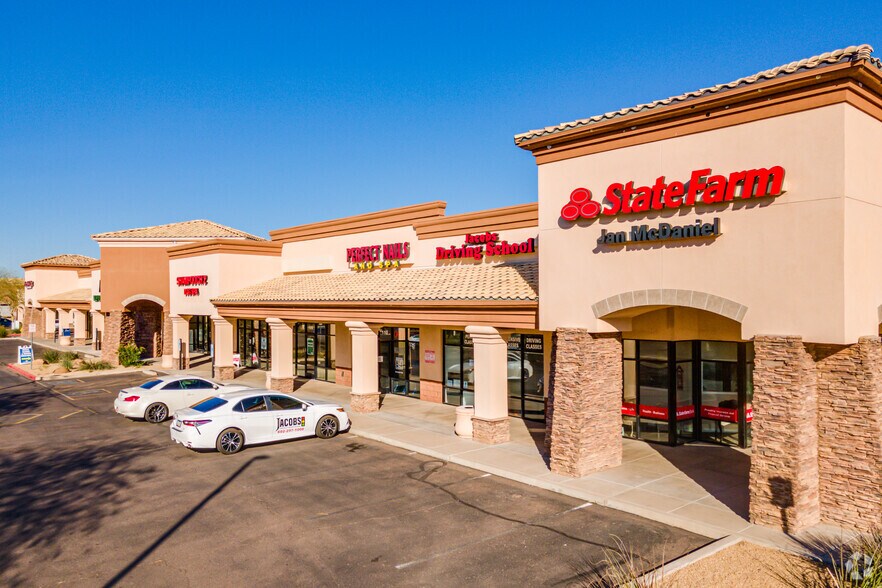4030 E Bell Rd, Phoenix, AZ à louer - Photo du bâtiment - Image 1 de 4