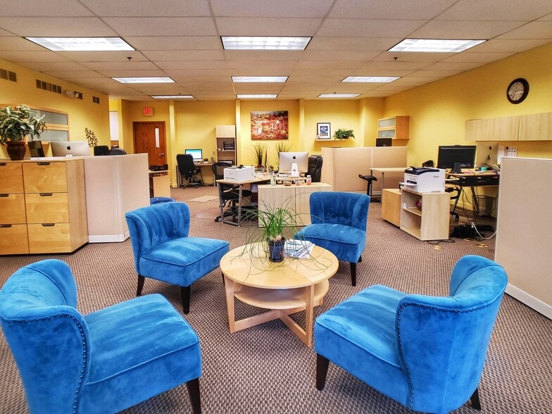 3680-3700 W Liberty Rd, Ann Arbor, MI for lease - Interior Photo - Image 2 of 2