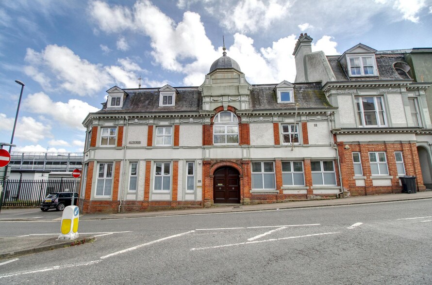 1 Boltro Rd, Haywards Heath for sale - Building Photo - Image 1 of 1