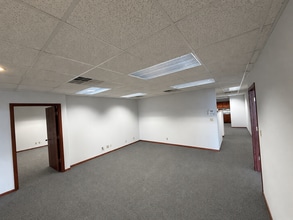 5604 S 48th St, Lincoln, NE for lease Interior Photo- Image 2 of 3