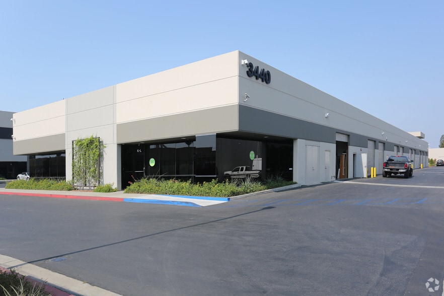 3400 W Warner Ave, Santa Ana, CA for lease - Primary Photo - Image 2 of 13