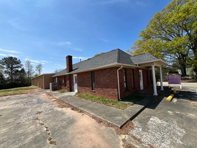 Plus de détails pour 914 White St E, Rock Hill, SC - Industriel à louer