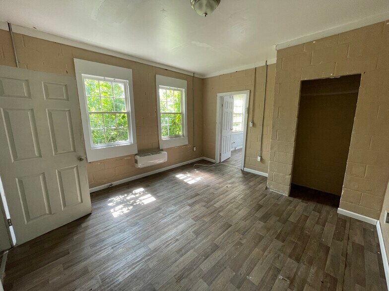 1893 3rd Ave, Macon-Bibb, GA à vendre - Photo intérieure - Image 3 de 14